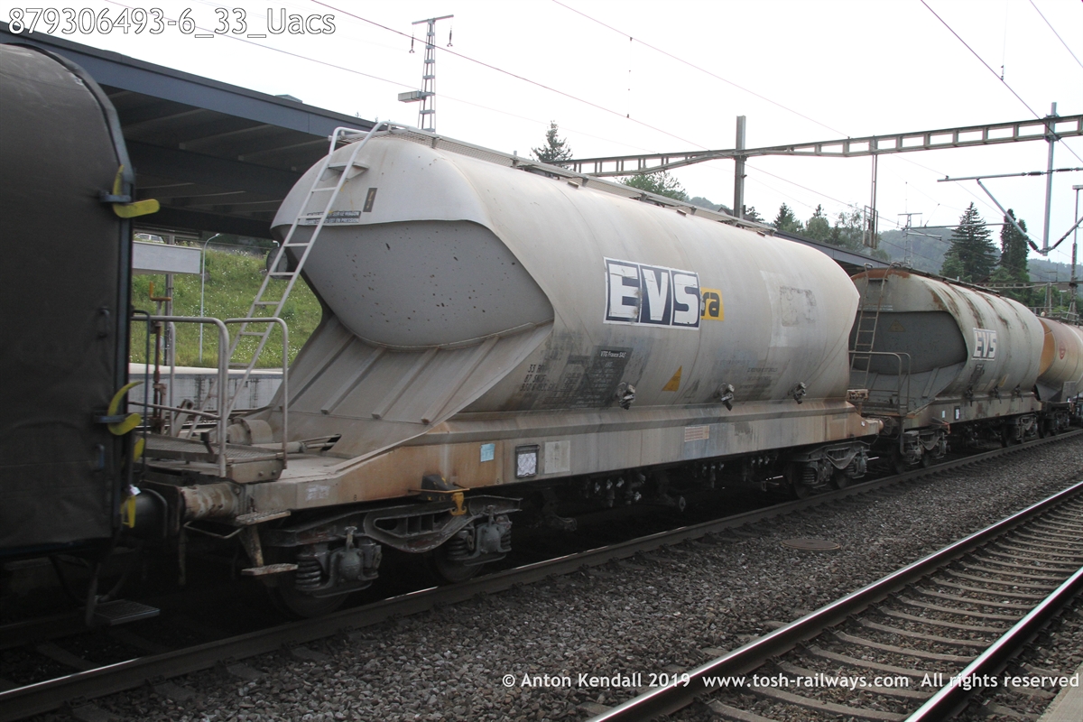 879306493-6_33_Uacs.JPG